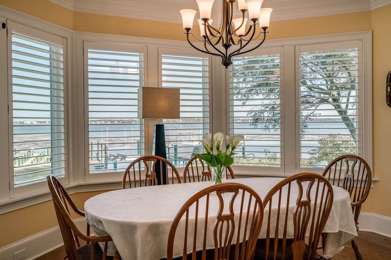 Oak leaf custom home design NC dining