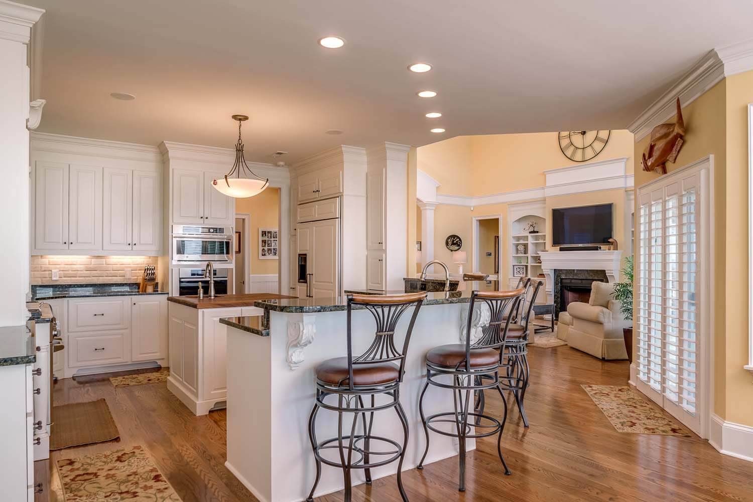 Oak leaf custom home design NC bar