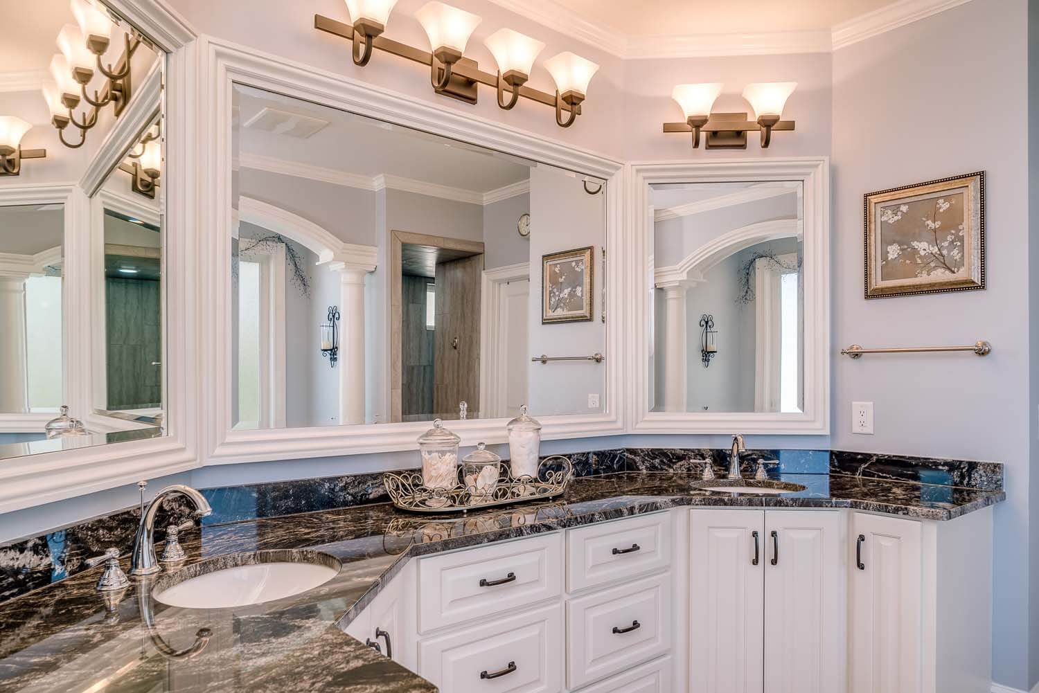 Oak leaf custom home design NC bathroom