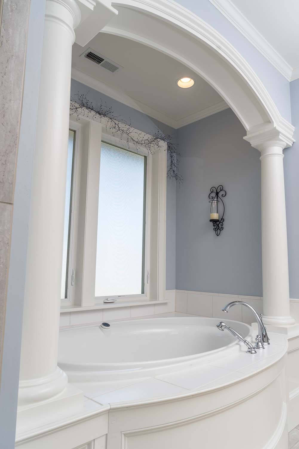 Oak leaf custom home design NC bath