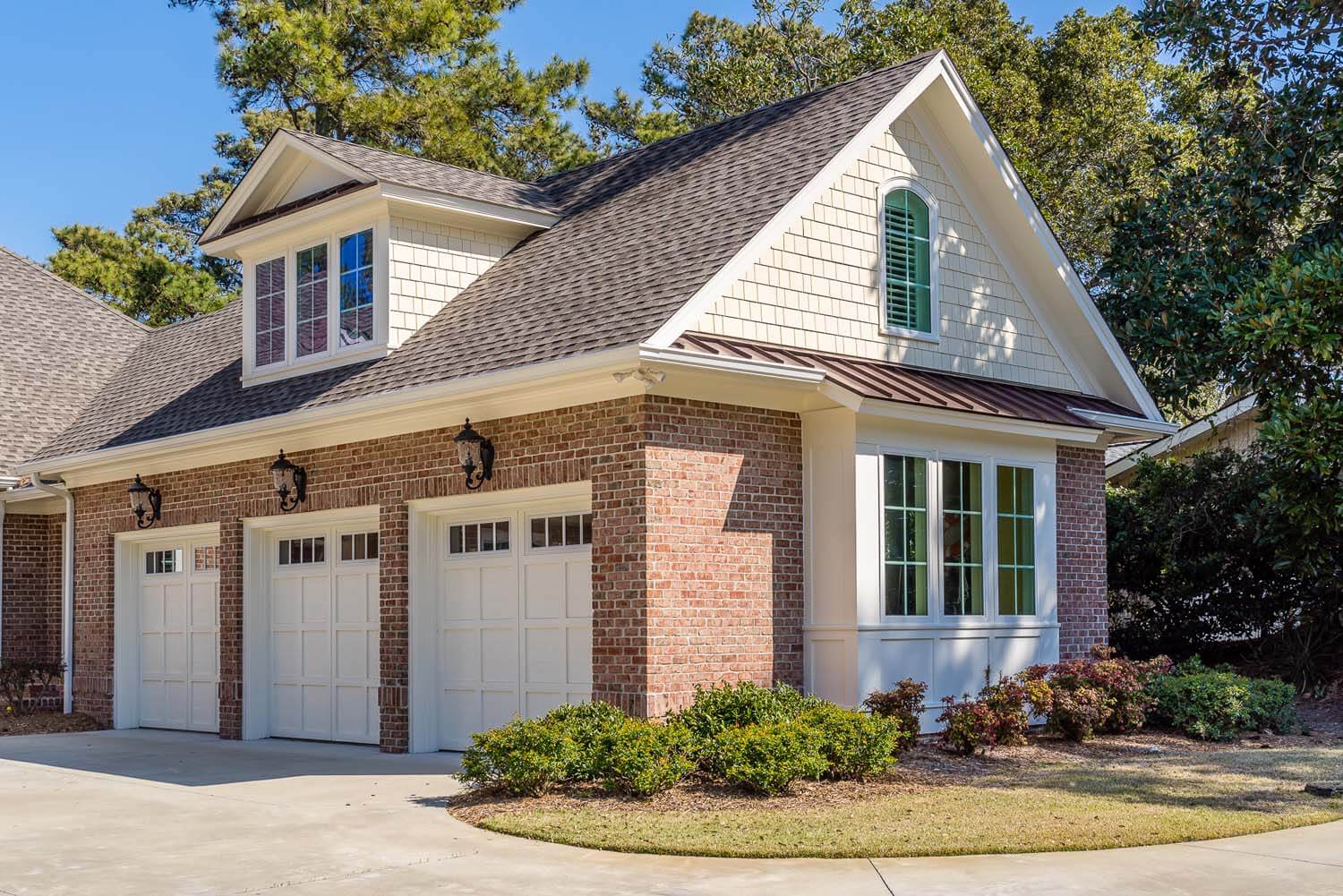 Oak leaf custom home design NC garage