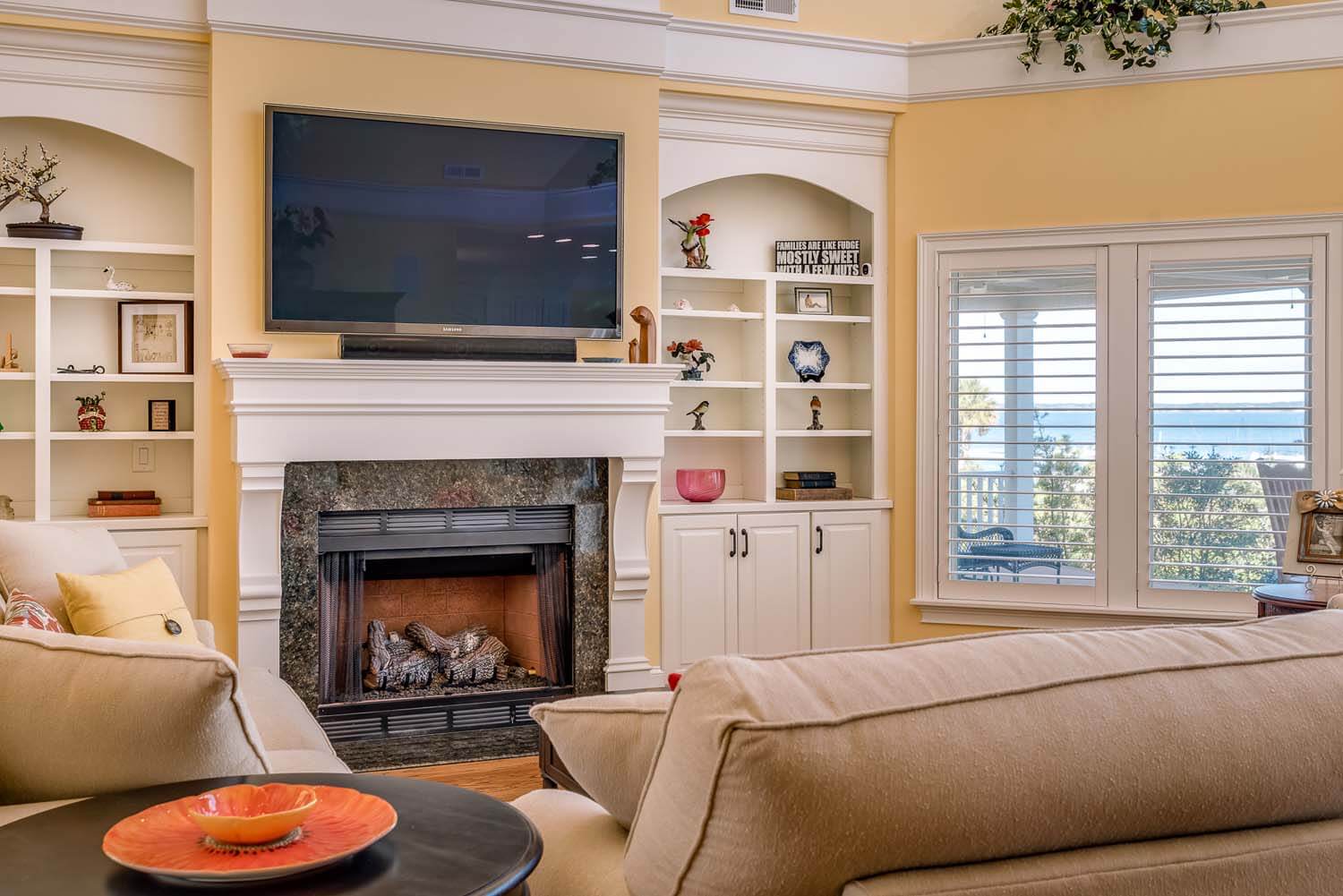 Oak leaf custom home design NC living room