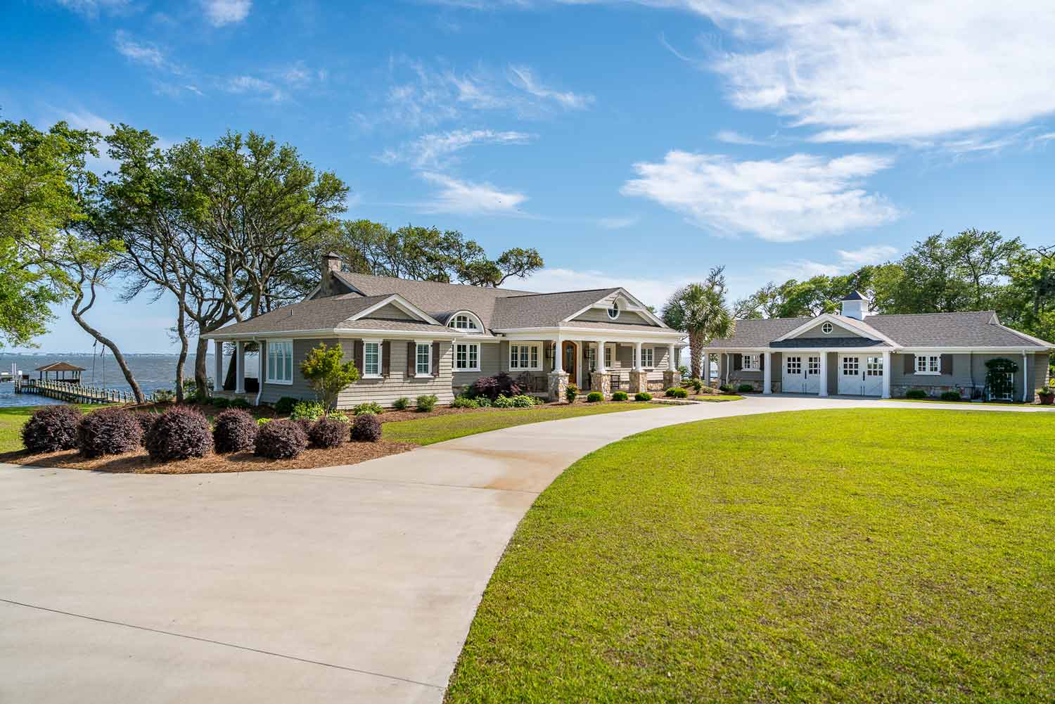 Sound Front custom home design remodal exterior