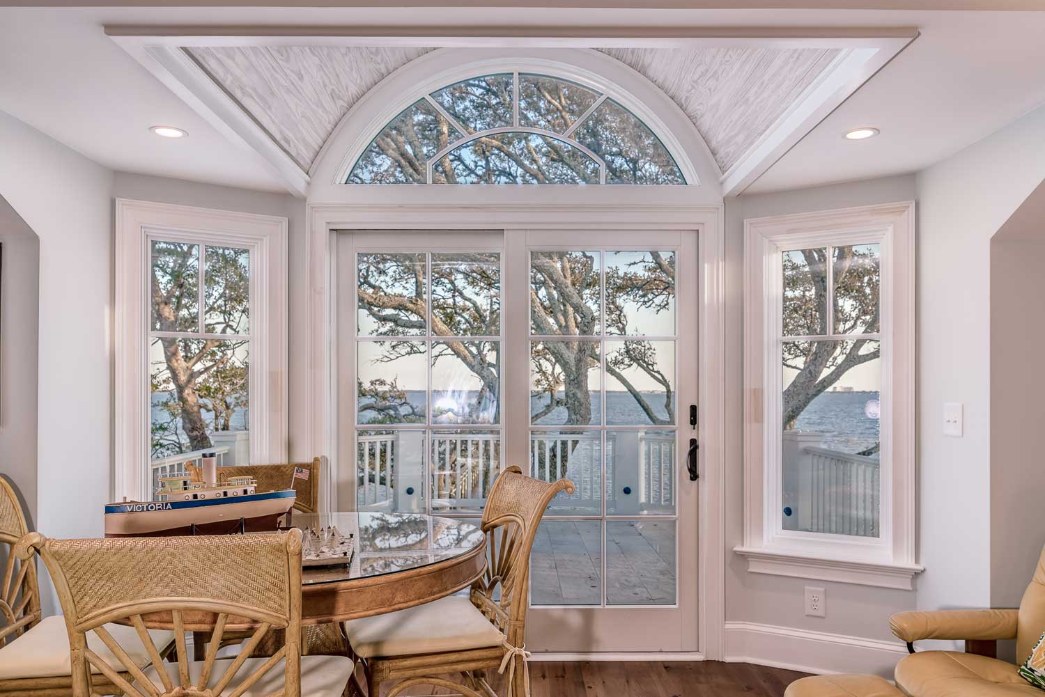 Sound Front custom home design remodal dining