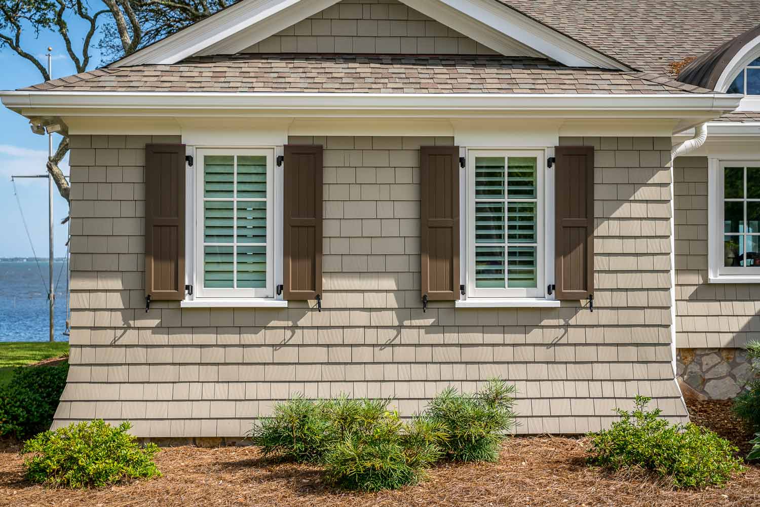 Sound Front custom home design remodal exterior