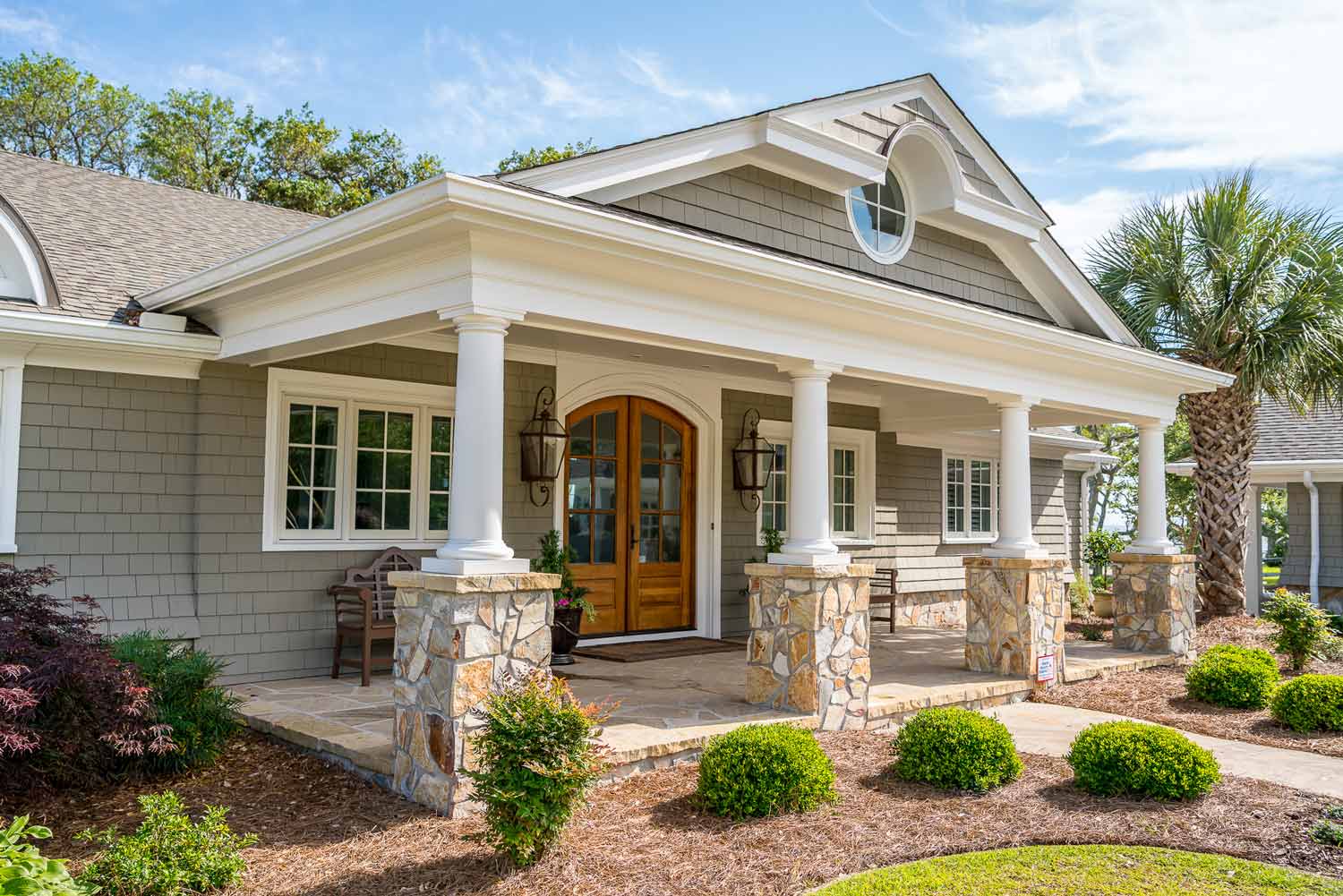 Sound Front custom home design remodal exterior