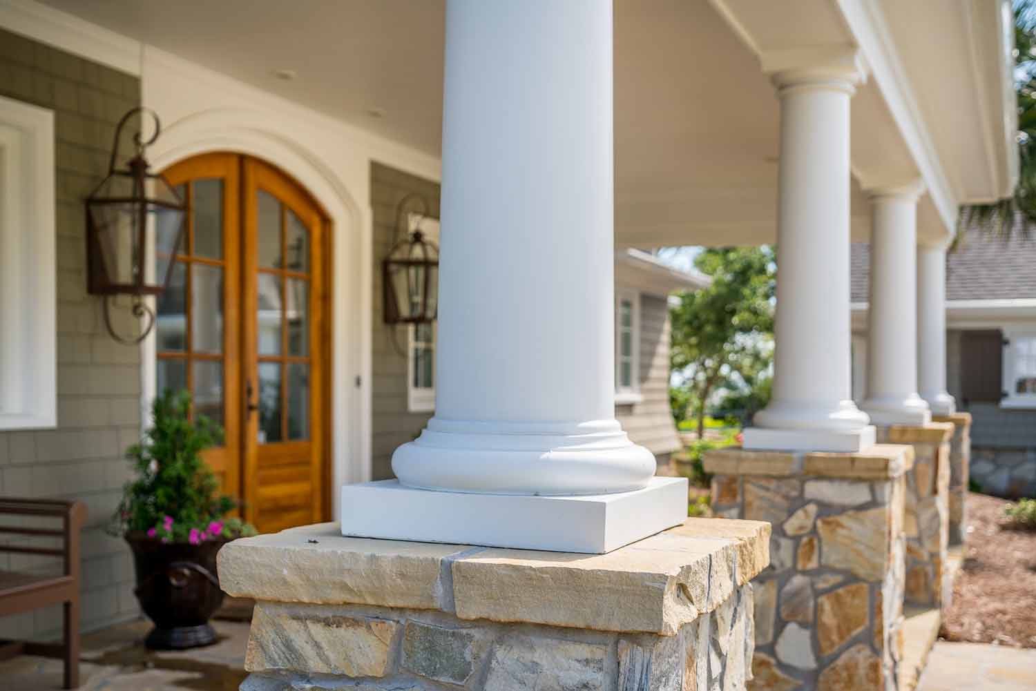 Sound Front custom home design remodal exterior